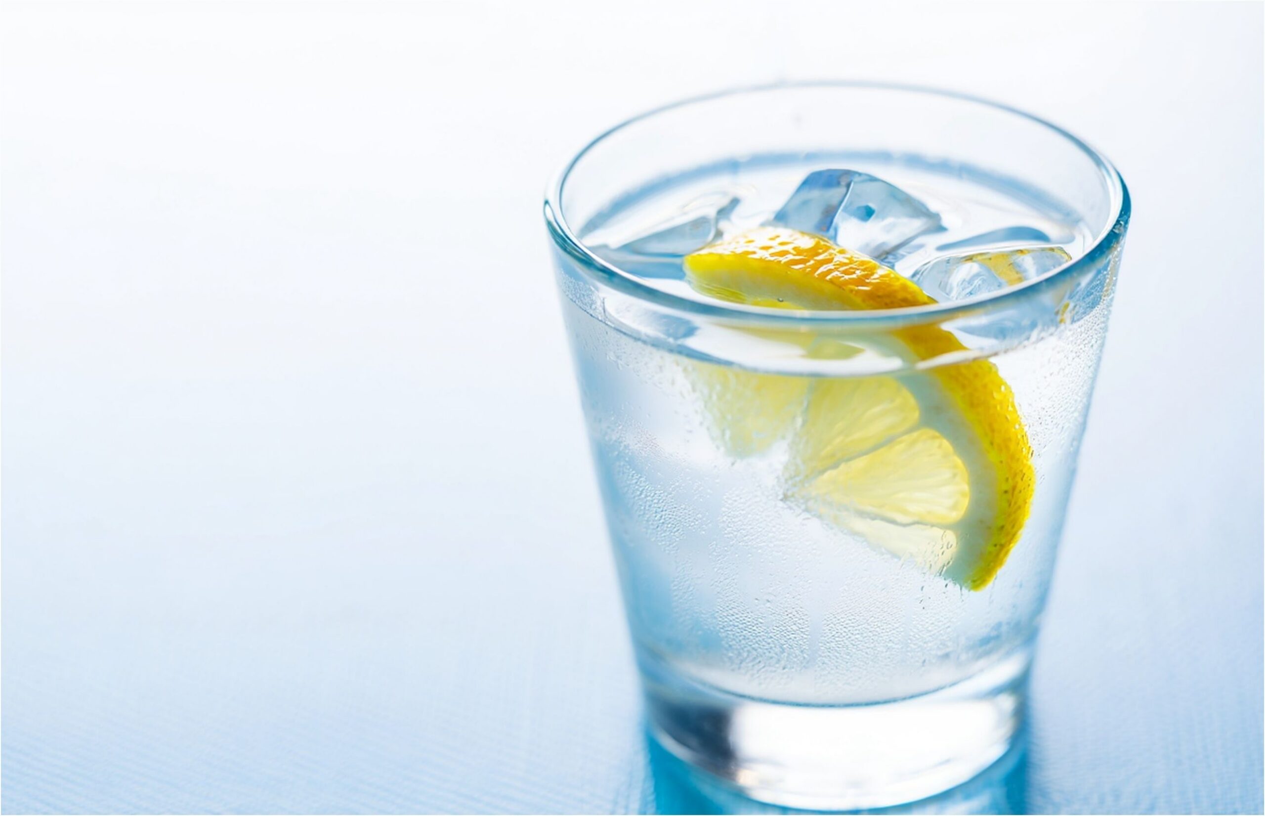 glass of water with lemon